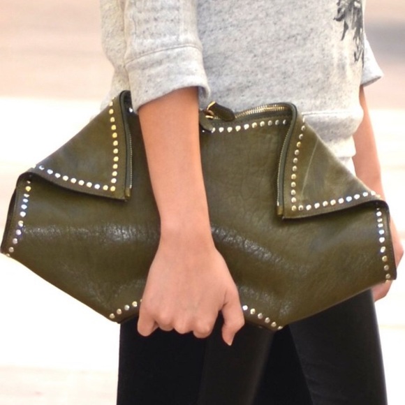 Alexander McQueen Handbags - NWT Alexander McQueen De Manta studded clutch